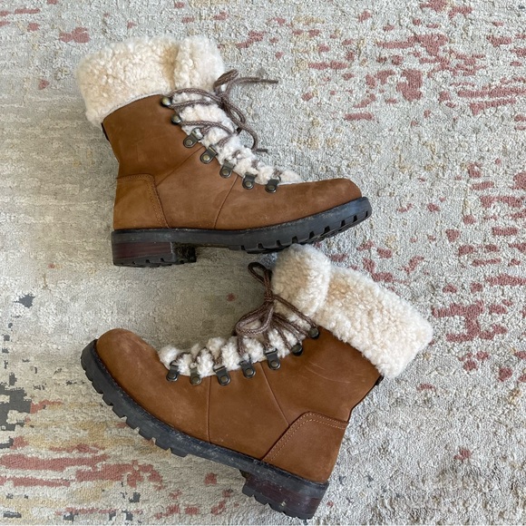 - ❄️UGG Australia Fraser Shearling Combat Lug Sole Rugged Leather boots. - Picture 8 of 13